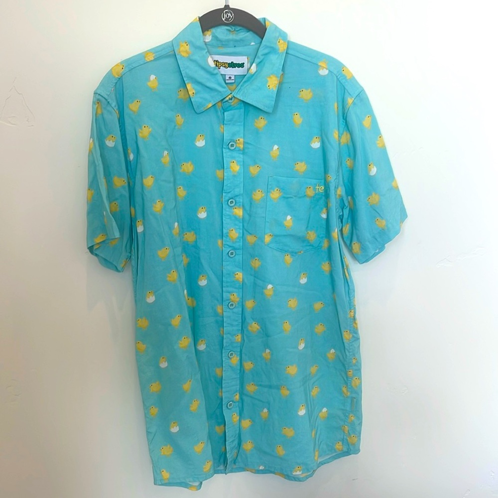 Tipsy Elves Men’s Size Medium Easter Peeps Chicks Hatching Short Sleeve Shirt